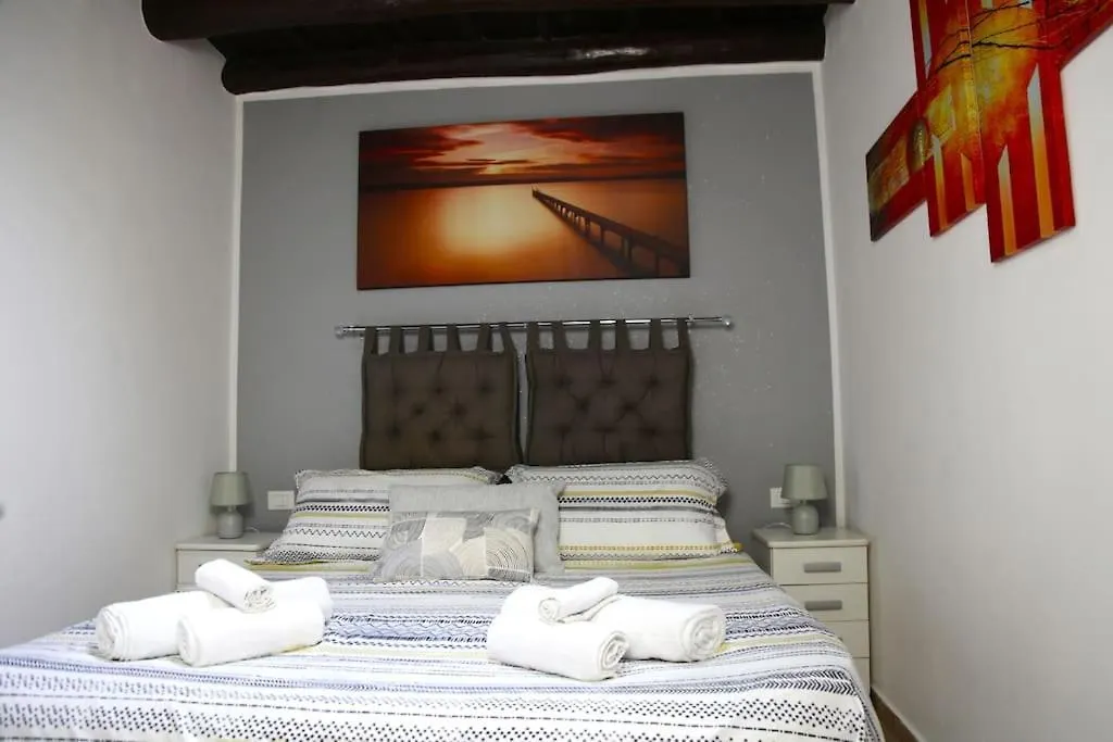 Apartment Dimora Dei Candelai Palermo Italy